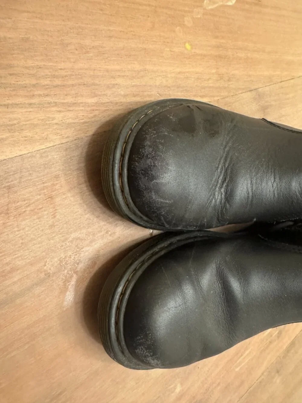 Dr. Martens Chelsea Boot Black Leather Side Zip Youth 4